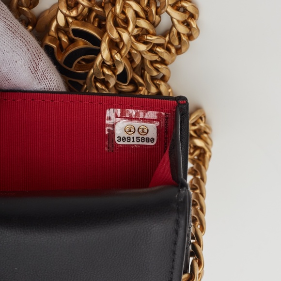 CHANEL LAMBSKIN BLACK ENAMEL CC WALLET ON A CHAIN CLUTCH BELT BAG (2020) - Picture 7 of 8